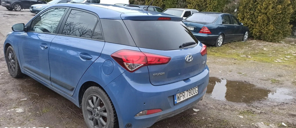 Hyundai i20 cena 23000 przebieg: 238000, rok produkcji 2017 z Warszawa małe 92